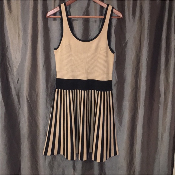 Guess cocktail dress - Picture 2 of 8